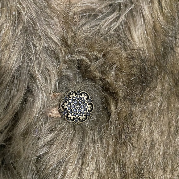 Small Girls Fur Vest Old Navy - Picture 4 of 13